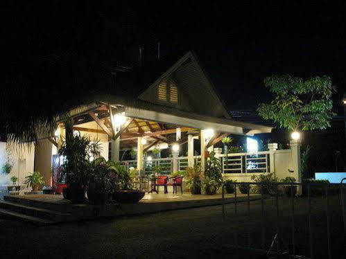 Krabi Flora Hotel ภายนอก รูปภาพ